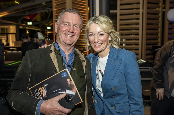 Event-Veranstalter Thomas Rass aus Kitzbühel (links) und Kabarett-Star Monika Gruber