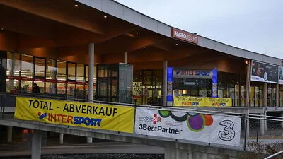 Bei Intersport herrscht Totalabverkauf	