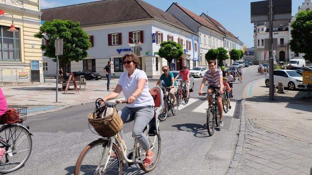 So viele Radfahrer sieht man in Gleisdorf sonst nicht auf einen Schlag