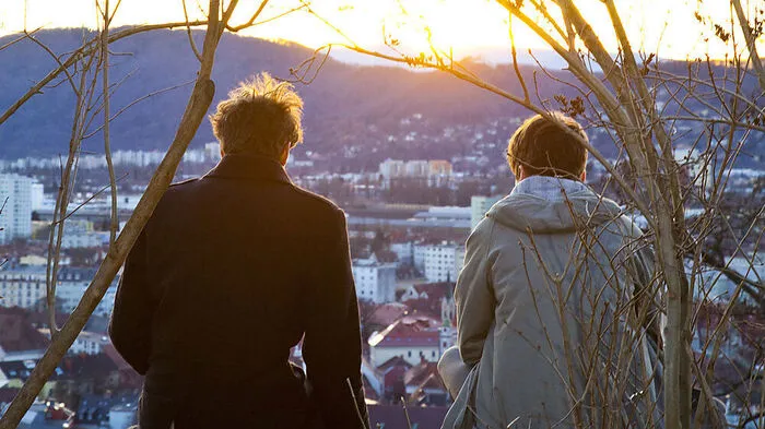 Jackenpflicht beim Blick vom Schloßberg. 