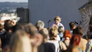herbst-Intendantin Ekaterina Degot bei der Eröffnung 