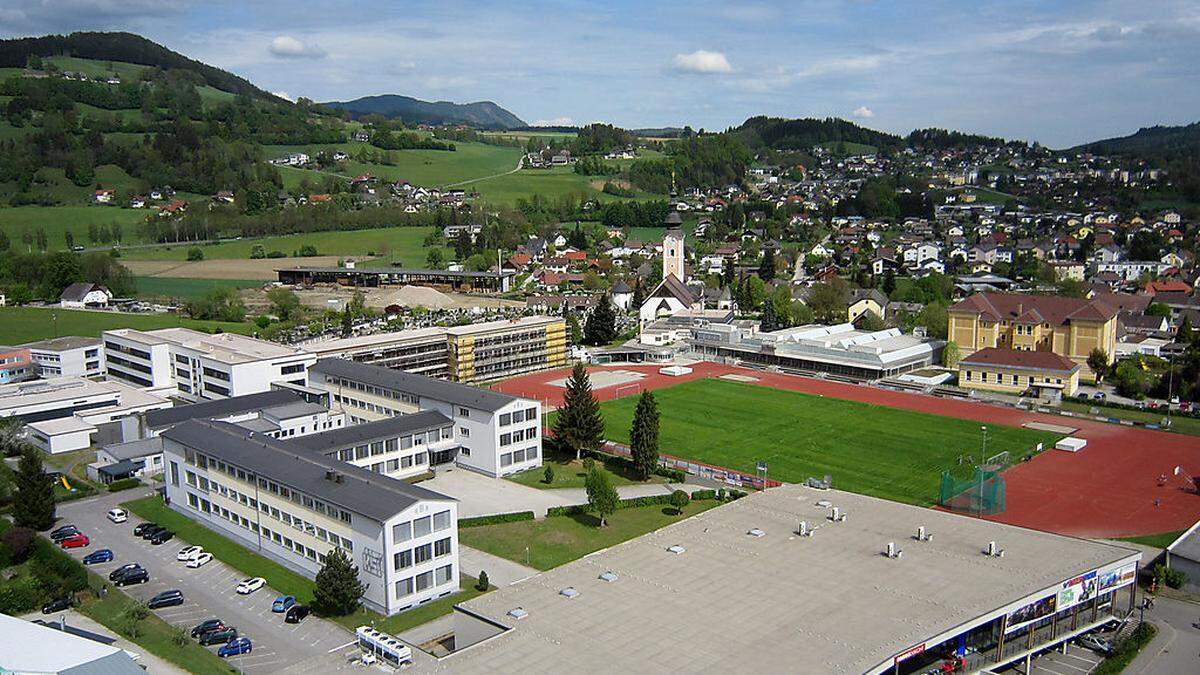 Zwar nicht verschlossen aber dennoch sicher: das Feldkirchner Schulzentrum