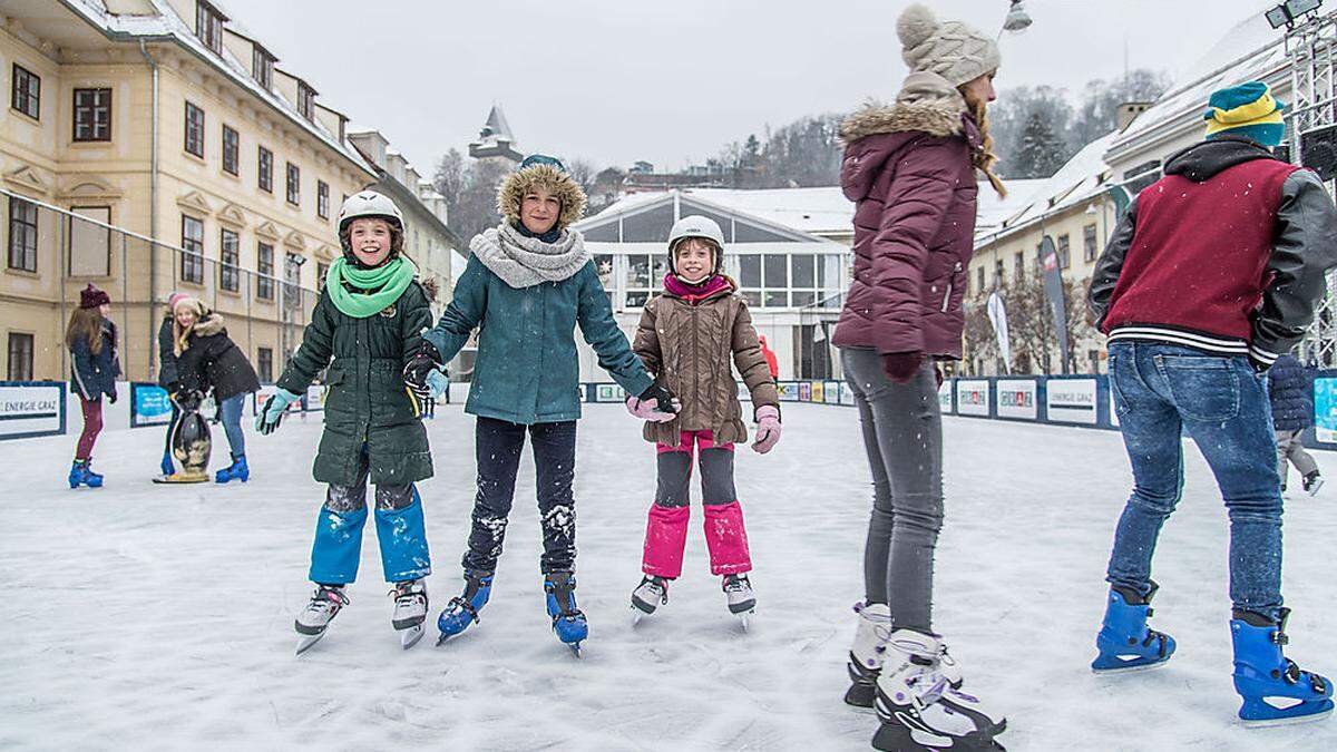 Eislaufen am Karmeliterplatz