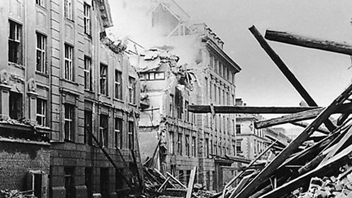 Graz war nach dem Krieg zerbombt