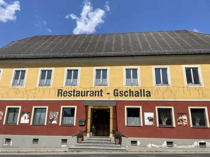 Mitten im Ortszentrum von Kaindorf bei Hartberg ist das weithin bekannte Restaurant