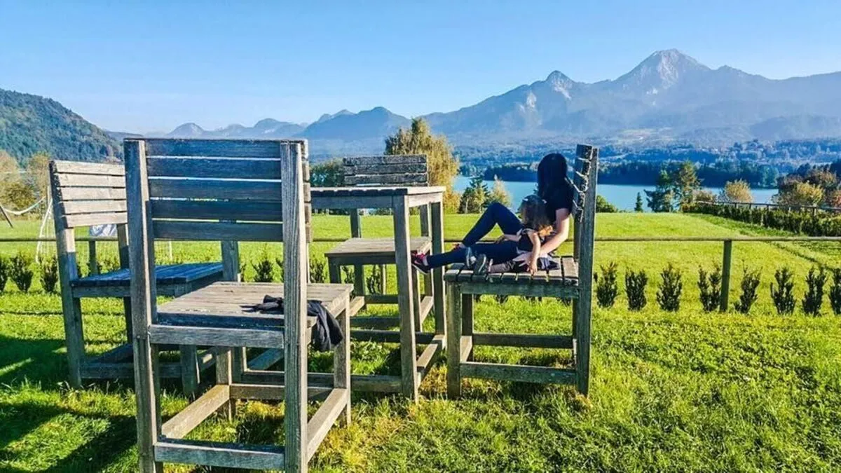 Mit Blick über den Faaker See und auf den Mittagskogel. Also wenn das kein Lieblingsplatzerl ist