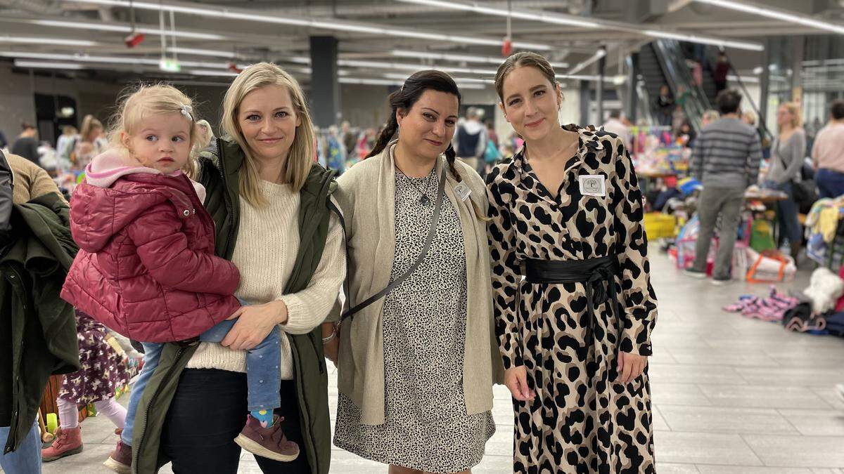 Die Grazer Mamas sind wieder in der Stadt: Obfrau-Stellvertreterin Isabella Liem (Mitte) organisierte das Familienfest federführend mit tatkräftiger Unterstützung der anderen Mütter wie &quot;Grazer Mamas&quot;-Obfrau Fiona Schröck (rechts)