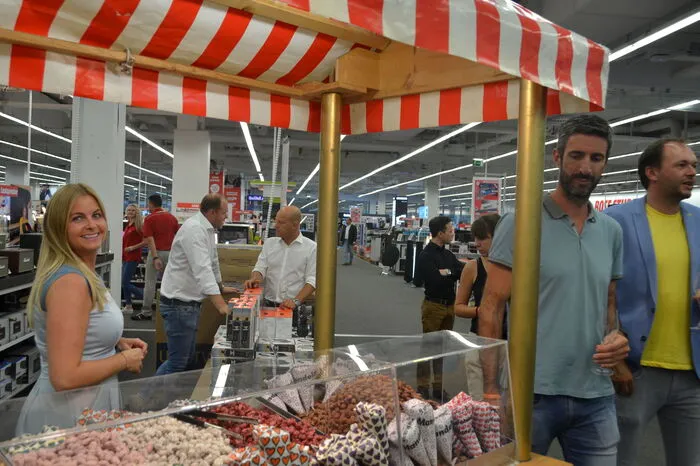 Klicken Sie sich durch die Eröffnung!