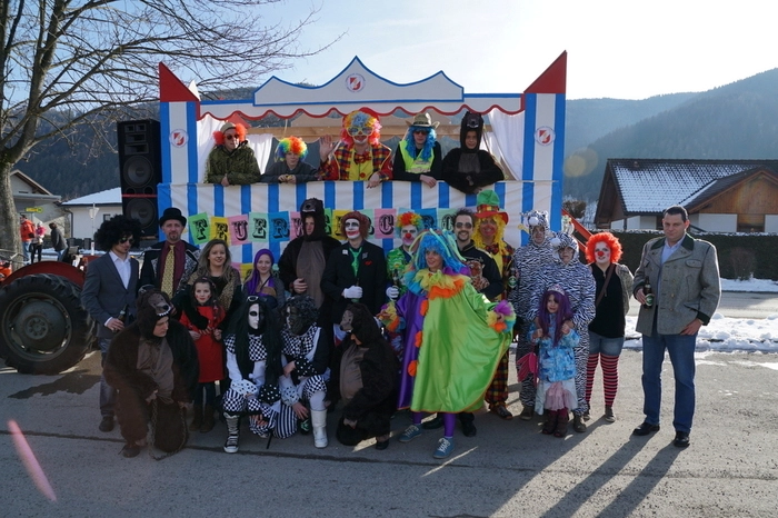 Einen ordentlichen Zirkus machten die Mitglieder der Freiwilligen Feuerwehr Stadlhof-Madstein und begeisterten damit die vielen Zuschauer.