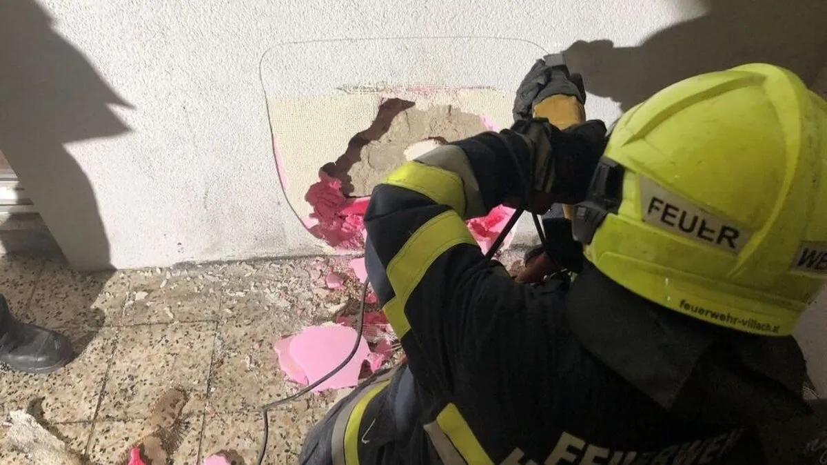 Auch zu einem ein Fassadenbrand mussten die Wehren ausrücken