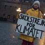 Greta Thunberg demonstriert freitags vor dem schwedischen Parlament statt in die Schule zu gehen