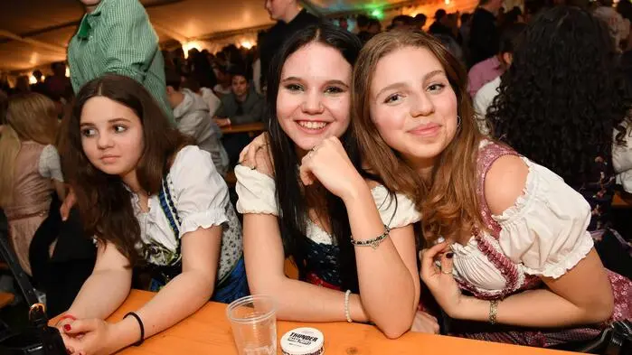 Viele junge Gäste sorgten für ein volles Festzelt