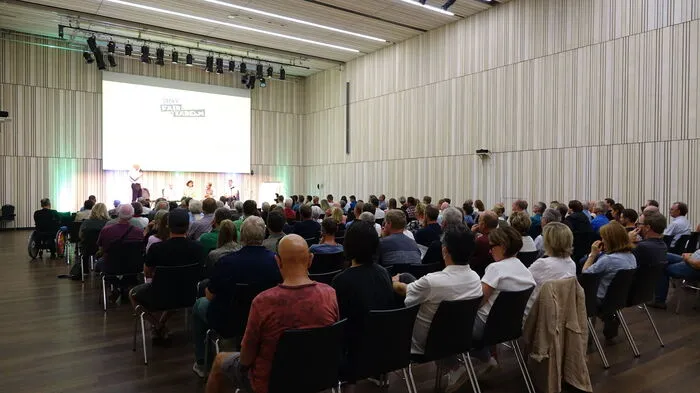 Rund 130 Personen kamen zur Bürgerversammlung in den Congress Schladming