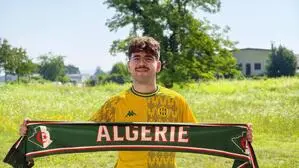Abdeslam Baik aus Algerien, der in Kärnten lebt, feuert bei der Fußball WM seine Mannschaft an