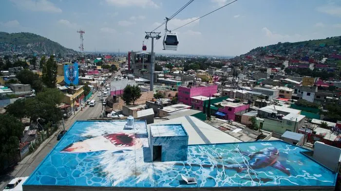 In Ecatepec de Morelos, einem Vorort von Mexico City, soll eine Seilbahn künftig den öffentlichen Verkehr entlasten. Zwei voneinander unabhängige ...