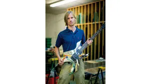 Vielse/aitig: Andreas Döringer reizt als Künstler das Gestaltungspotenzial von Glas voll aus