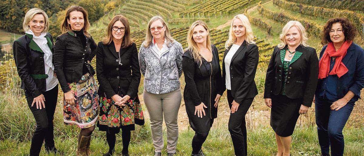 Eine Region unter der Lupe: Acht Immobilienexpertinnen trafen einander im Weingut Schneeberger zum  Themenabend