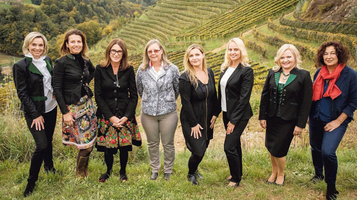 Eine Region unter der Lupe: Acht Immobilienexpertinnen trafen einander im Weingut Schneeberger zum  Themenabend