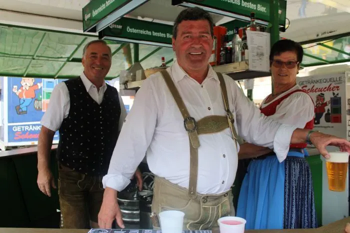 Geboten wurden neben Speis und Trank viel Musik und eine Verlosung.
