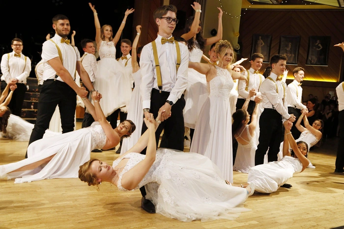 verzauberten eine klassisch elegante Polonaise..