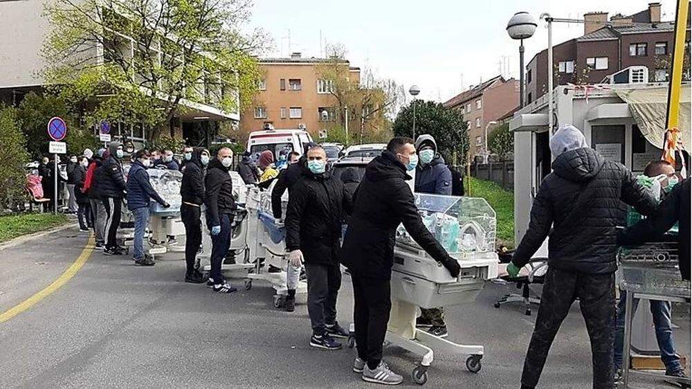 Die &quot;Bad Blue Boys&quot;, die Ultras von Diname Zagreb, halfen bei der Verlegung einer Neugeborenenstation in ein sichereres Krankenhaus von Zagreb. 