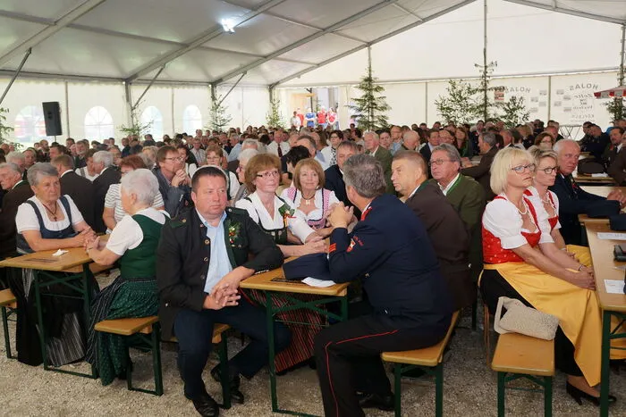 Viele Gäste waren gekommen.
