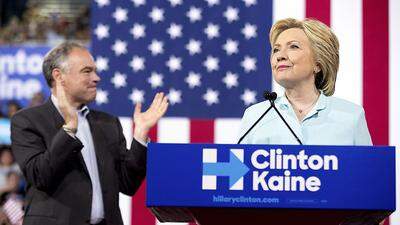 Hillary Clinton mit Vize Tim Kaine