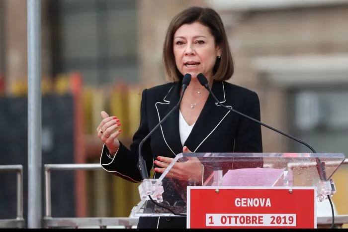 Auch Infrastruktur- und Verkehrsministerin Paola De Micheli wohnte dem feierlichen Akt bei.