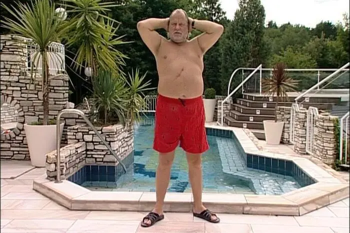 Hannes Kartnig war über Jahre Teil des Jetset und der Seitenblicke-Gesellschaft. Bei der ATV-Diätshow empfing er Kamerateams auch am Pool seiner Villa in Graz-Messendorf.