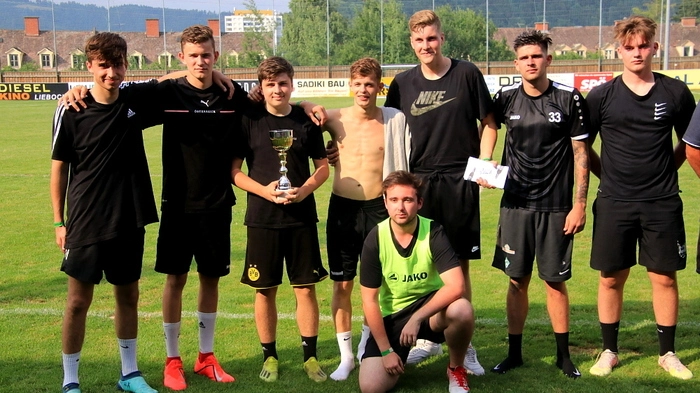 Acht Mannschaften lieferten sich von 10.30 Uhr bis 17 Uhr spannende Spiele, als Sieger ging schließlich der FC Bärnbach hervor.