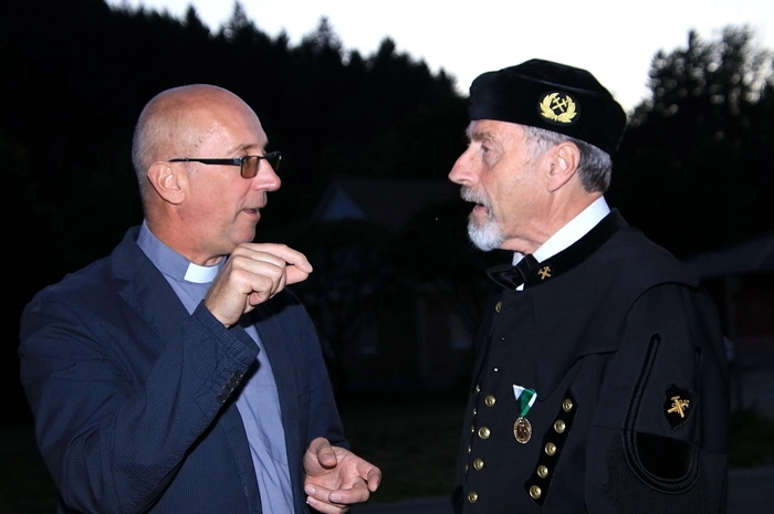 Eingeleitet wurde der Festabend mit einem Erntedank-Gottesdienst in der Dorfkapelle von Södingberg.
