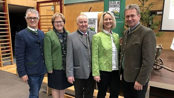 "Urlaub am Bauernhof"-Österreich-Geschäftsführer Hans Embacher, Landesbäurin Auguste Maier, Obmann Hans Schwaiger, Geschäftsführerin Astrid Schoberer-Németh und Landwirtschaftskammerpräsident Franz Titschenbacher  