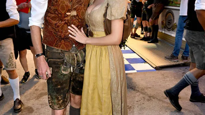 Scooter-Frontmann H. P. Baxxter (61) feierte mit Frau Sara (23) beim 190. Oktoberfest