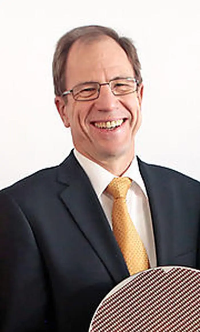 Reinhard Ploss scheidet Ende März aus