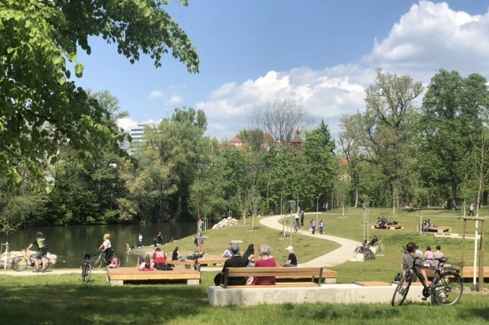 Trotz Ausgangsbeschränkungen bleibt der Augarten gut besucht.
