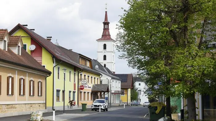 In der Nacht auf 22. April 2026 war der 17-Jährige in ein Haus eines älteren Ehepaares in St. Peter am Ottersbach im Bezirk Südoststeiermark eingedrungen