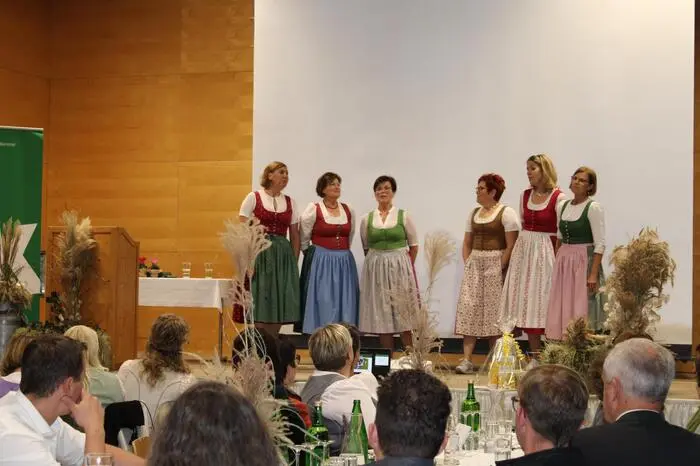 Für Unterhaltung sorgte der Voitsberger Bäuerinnenchor.