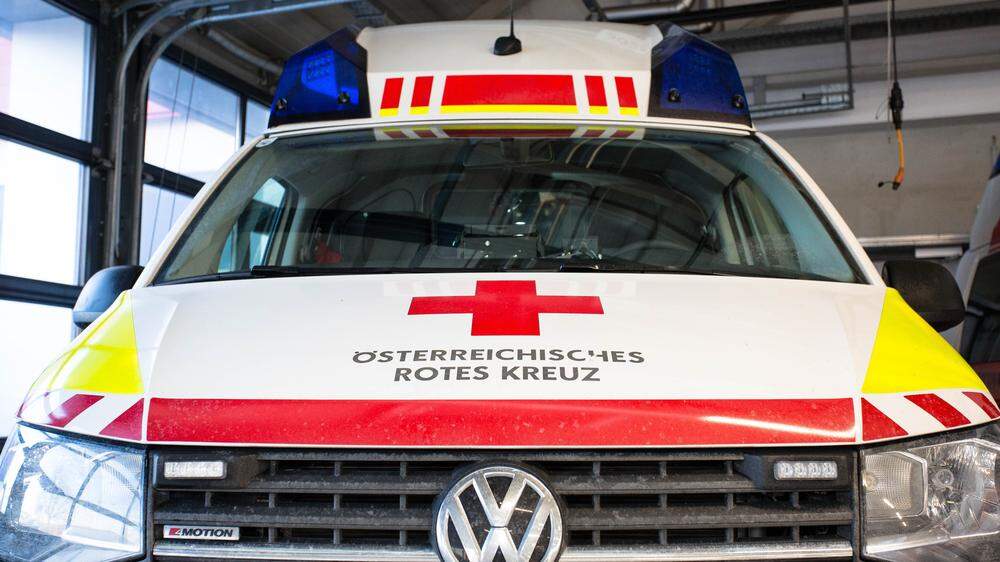 Der Beifahrer wurde unbestimmten Grades verletzt und ins UKH Klagenfurt gebracht