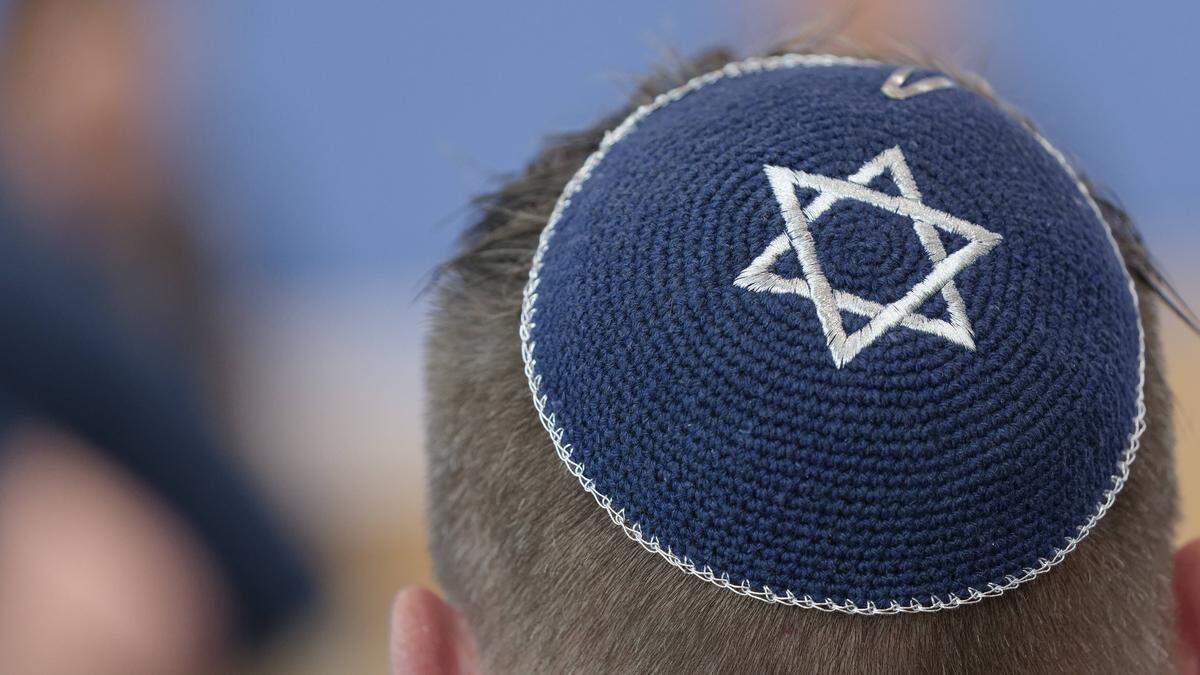 In der Öffentlichkeit eine Kippa zu tragen, darauf verzichten immer mehr jüdische Männer