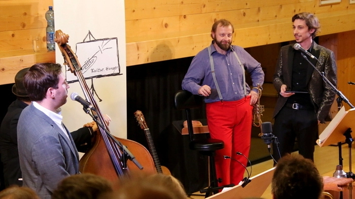 Klicken Sie sich durch die Fotos vom Premierenkonzert des Vereins "Kultur.Hunger" in Stallhofen mit dem Duo Bransch.