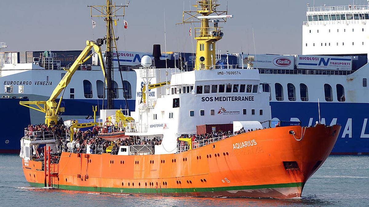 Sujetbild - ein Rettungsschiff im Hafen von Catania