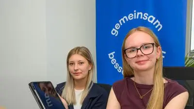 Uniqa-Lehrlinge Elisa Tomic und  Leonie Kois