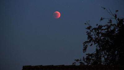 Der &quot;Blutmond&quot; entsteht bei einer Mondfinsternis. Die rote Färbung hängt von der Verschmutzung der Atmosphäre ab