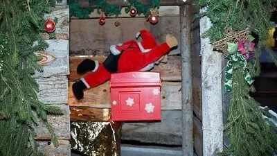 Dieser Weihnachtsmann sowie der Stempel für das Christkind sind gestohlen worden