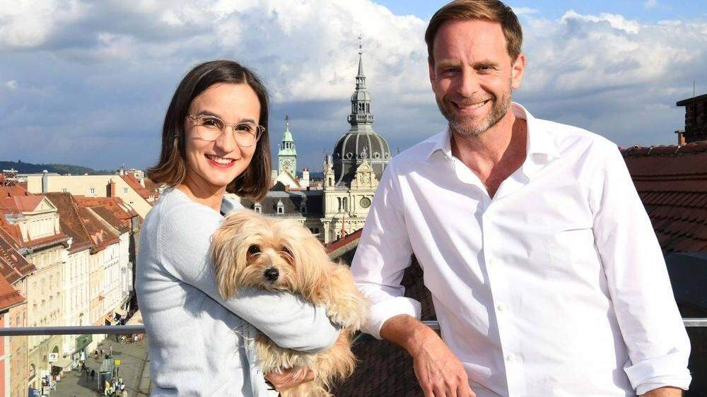 Wahlberliner und gebürtiger Grazer: Schauspieler Julian Weigend mit seiner Frau, Sopranistin Maya Forster