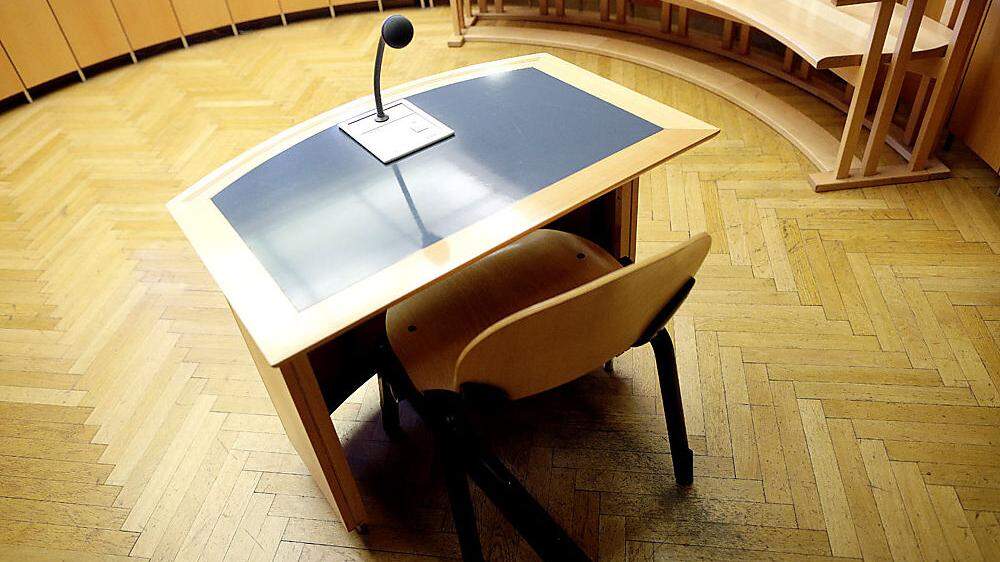 Der Sessel blieb leer, die Angeklagte erschien nicht bei Gericht 