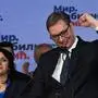 Serbiens Präsident Aleksandar Vučić freut sich über den Wahlausgang