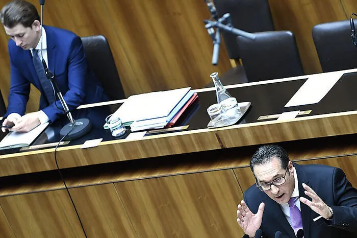 Strache über Kurz: "Kurz war immer schon da, er ist nicht frisch aus dem Ei geschlüpft. Er ist seit seiner Jugend ein Apparatschik, hat nie in der Privatwirtschaft gearbeitet. Das sind Vertreter und Mentoren eines alten Systems am Werk, die neue Pappkameraden nach vorne geschoben haben."