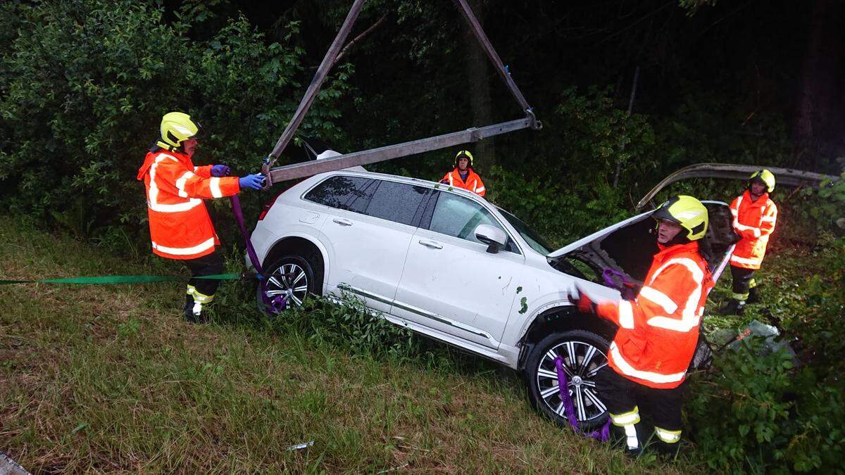 Der Pkw kam von der Fahrbahn ab