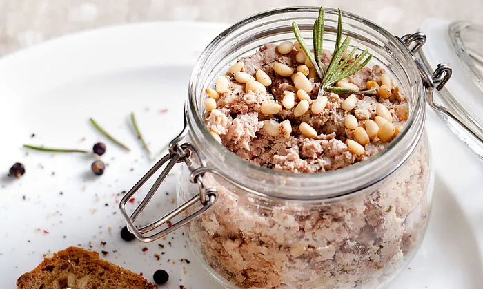 Hinein kommt, was schmeckt und was man zuhause hat 